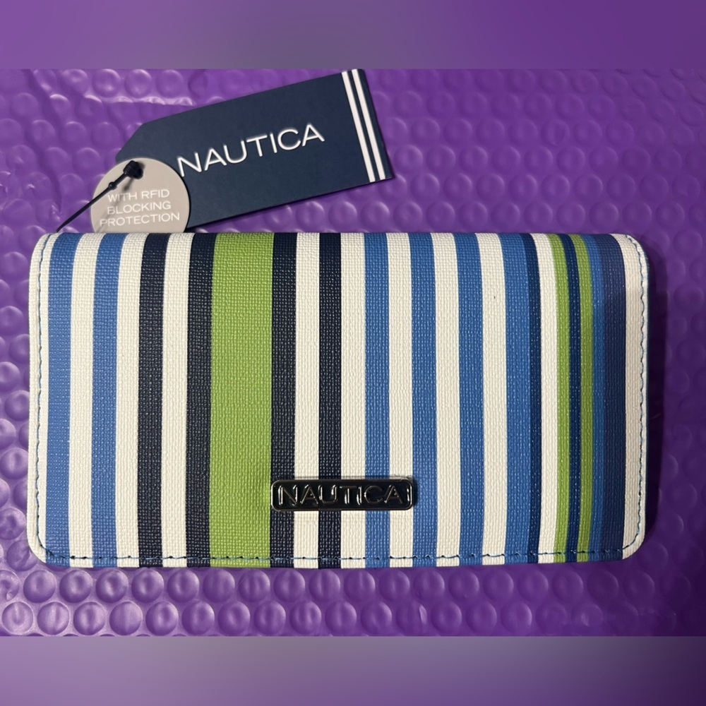 Nautica Women’s Bifold Wallet With RFID Blocking  Protection NWT